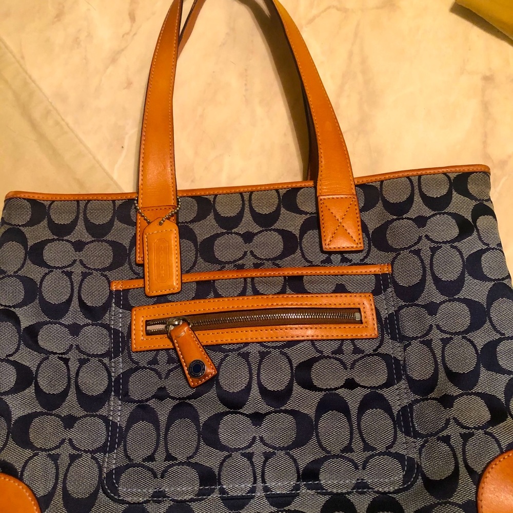 Coach purse - Picture 2 of 8